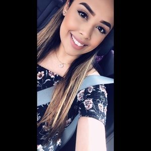 Meet your Posher, Alejandra